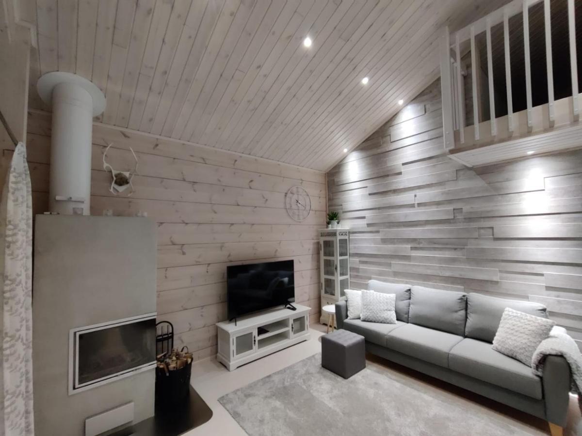 Villa Sirius Sieri, Nice Log-Cottage By The Lake 로바니에미 외부 사진